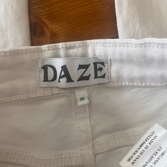 Daze Denim Daily Driver Skinny Straight Jean 24/ White - Picture 3 of 3